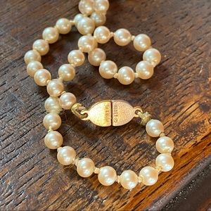 Vintage Monet costume pearls / great quality!